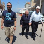 Passeggiando mano nella mano…..
